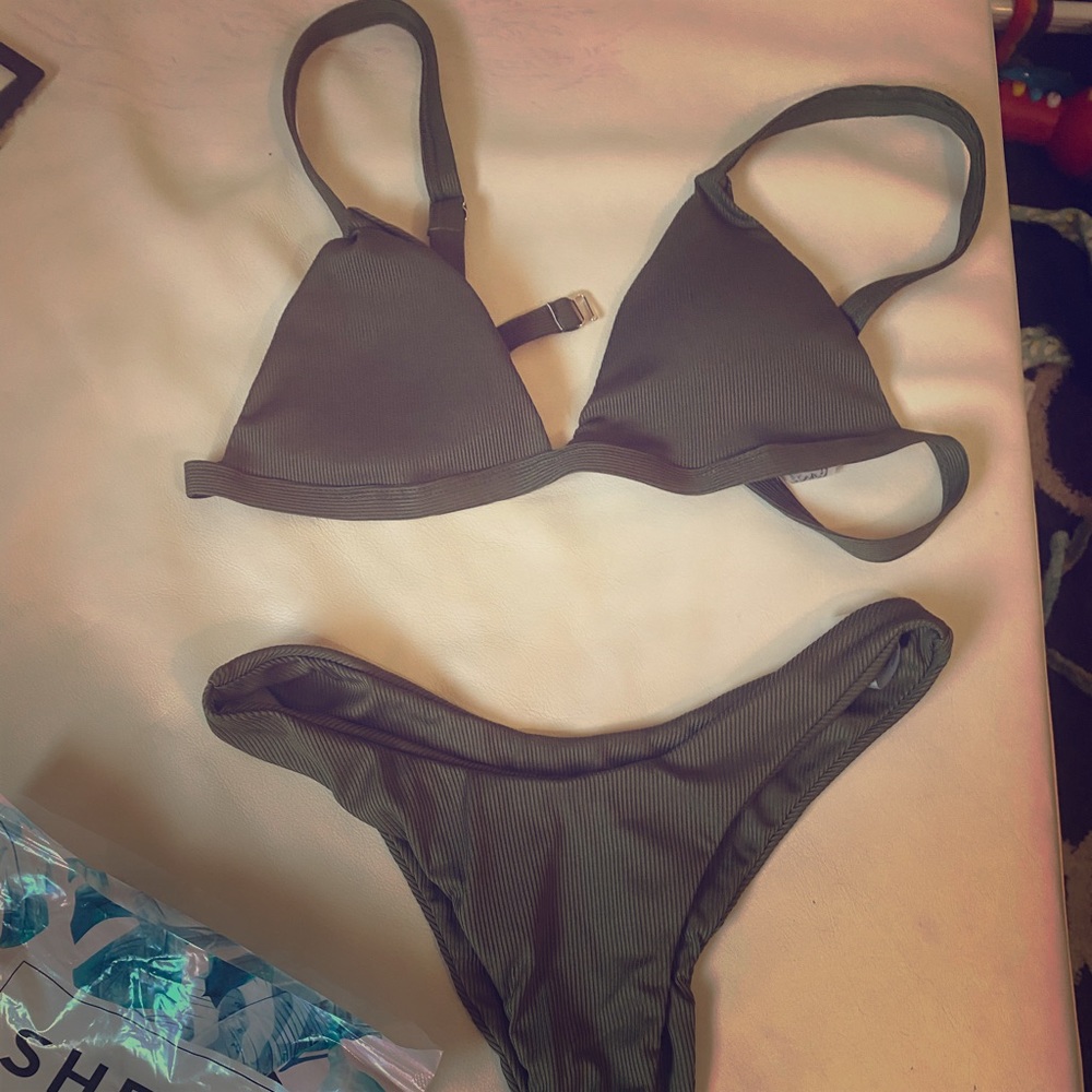 OLIVE BIKINI SET